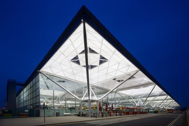British Airways va décoller de London Stansted, base de Ryanair