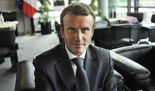 Macron veut comprendre la hausse des prix de l'aérien vers la Réunion