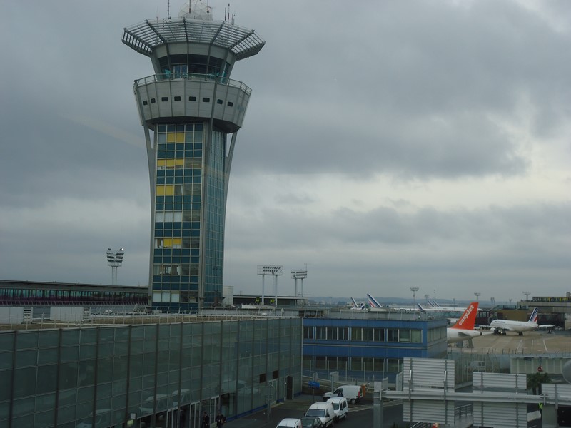 Grève des contrôleurs : 20% des vols annulés à Orly, un tiers à Marseille ce jeudi