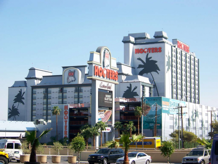 Hooters Hotel Las Vegas bientôt siglé OYO.