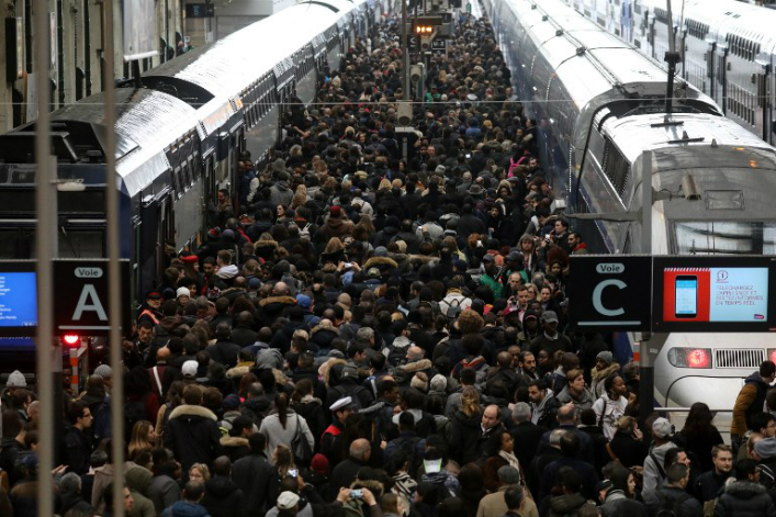 Grève des cheminots : la SNCF va indemniser les usagers ...
