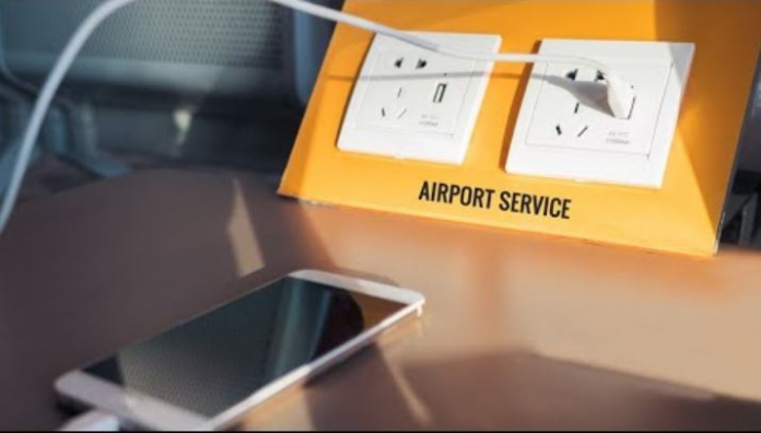 Évitez de recharger votre téléphone sur les bornes d'aéroport : les pirates vous guettent