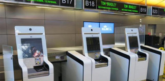 L'aéroport de Los Angeles teste le dépôt des bagages en libre-service