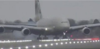 Tempête Dennis : l'extraordinaire atterrissage d'un A380 d'Etihad Airways