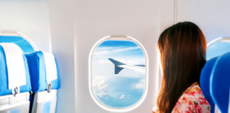 En avion, les femmes sur un siège éjectable