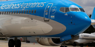 Aerolíneas Argentinas annonce des poursuites pénales contre les passagers qui tentent d'éviter les contrôles sanitaires