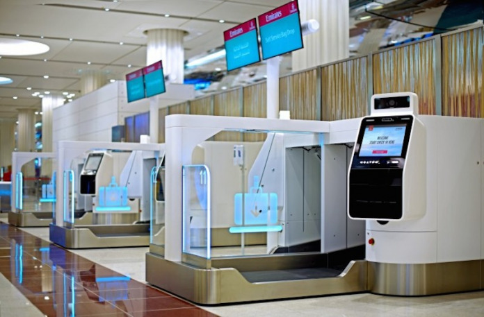 Dubai - Emirates lance l'enregistrement et le dépôt de bagages en libre-service