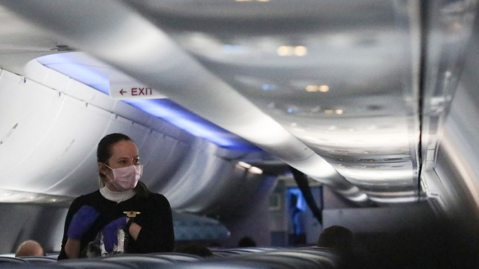 American Airlines fait face à une pénurie de personnel de cabine après avoir licencié près de 8 000 membres d'équipage