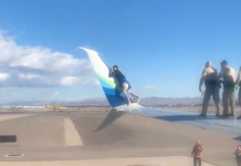 Las Vegas - Un homme tente de voyager sur l'aile d'un avion de ligne (Vidéo)