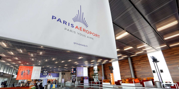 Les aéroports parisiens en baisse de 87,5% en novembre