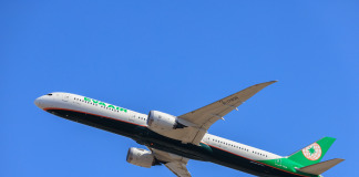 EVA Air veut séduire le corpo avec une carte prépayée 